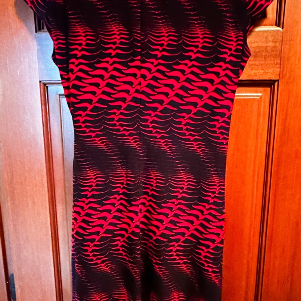 Faux wrap stretchy red and navy geometric dress (hidden birds) - Picture 3 of 4